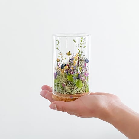 プリザーブドフラワーとドライフラワーの花畑