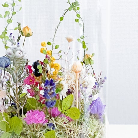 プリザーブドフラワーとドライフラワーの花畑