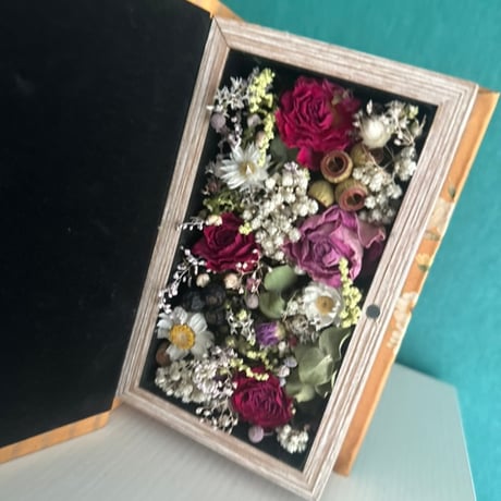 ドライ&プリザーブドフラワーのBoxed Flowers《渋めトーン》