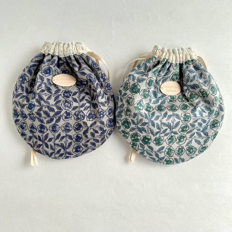 ひなか ワンSALE✳︎ハンドメイド✳︎丸型巾着 片紐 くまのボタン付き