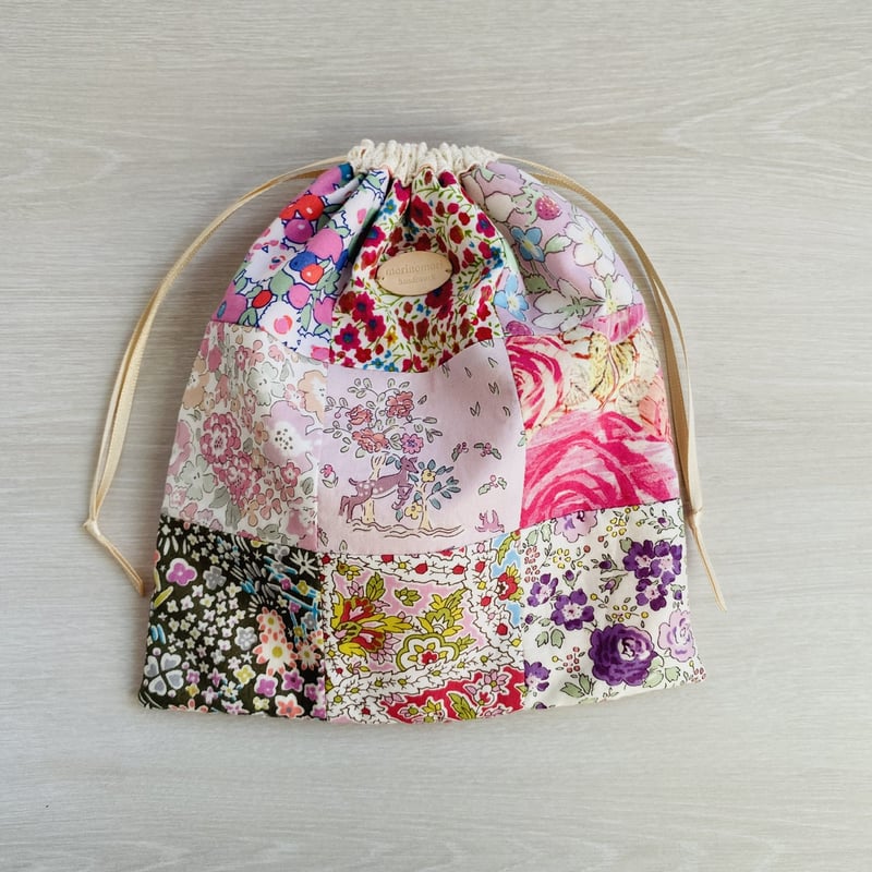 mornquilt パッチワーク巾着バッグ mornquilt パッチワーク巾着バッグ はぎれを愛でる》パッチワークの