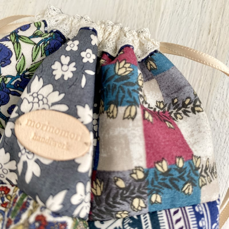 はぎれを愛でる しかくいパッチワーク巾着 ブルー系 | morinomori h.w