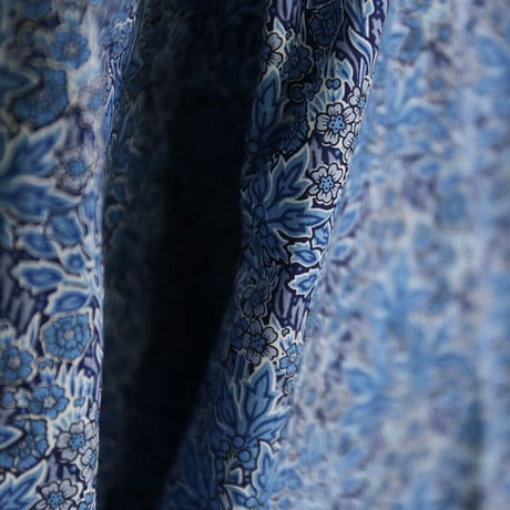 LIBERTY FABRICS　NO.34 リバティプリント  ドレスシャツ リバティシャツ  ＜ Aubrey Forest / オーブリ―・フォレスト ＞