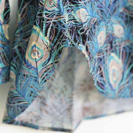 LIBERTY FABRICS　NO.43 リバティプリント  ドレスシャツ リバティシャツ  ＜Juno Feather/ジュノフェザー＞