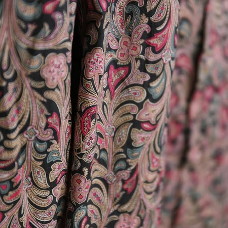 LIBERTY FABRICS　NO.27 リバティプリント  ドレスシャツ リバティシャツ  ＜ Hendrix / ヘンドリックス＞