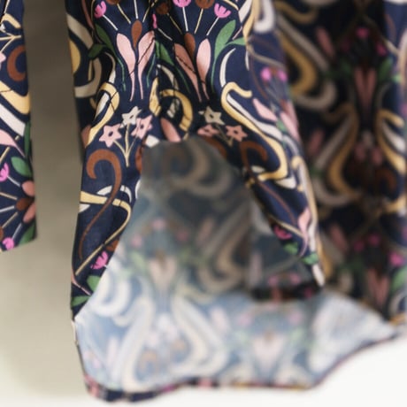 LIBERTY FABRICS　NO.31 リバティプリント  ドレスシャツ リバティシャツ  ＜Lyra/ライラ＞