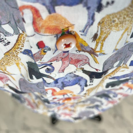 LIBERTY FABRICS　NO.05 リバティプリント リバティシャツ   ドレスシャツ ＜ Cue for the Zoo / キュー・フォー・ザ・ズー＞