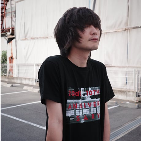 「20dB 10TH ANNIVERSARY」Tシャツ 黒