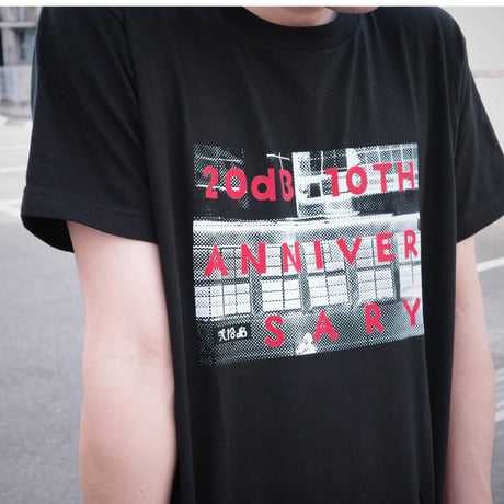 「20dB 10TH ANNIVERSARY」Tシャツ 黒