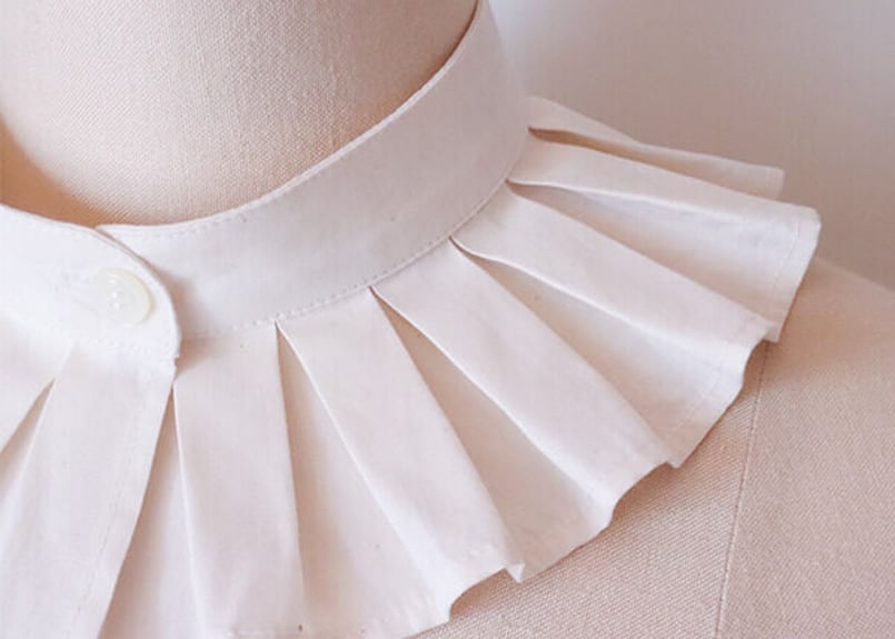 ふわっと広がる！タックフリルの付け襟【生成り】 | ハンドメイド付け