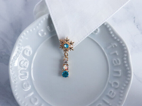 ＃220 コバルトブルー✴ちょうちょ✴雪の結晶✴レジンキーホルダーブローチ 220 コバルトブルー✴ちょうちょ✴雪の結晶✴レジンキーホルダー