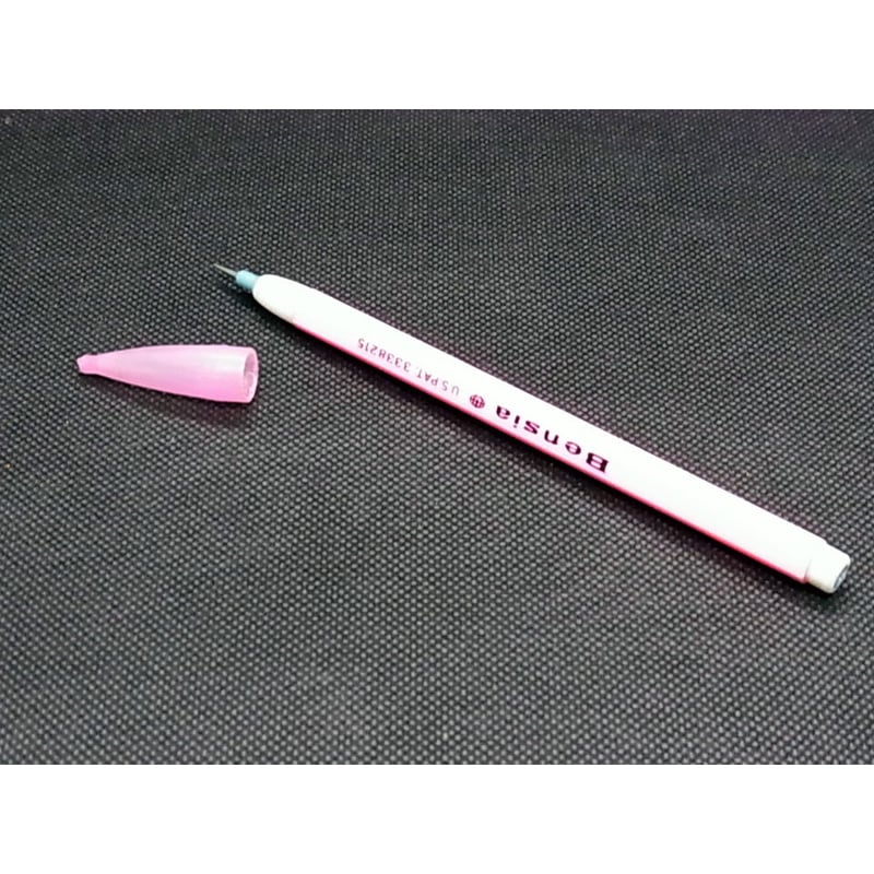 ミドリ 透明プラ製ペンケースとロケット鉛筆 | レトロ・スタイル