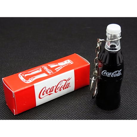 コカ・コーラ　キーチェーン付きミニボトル　現行品