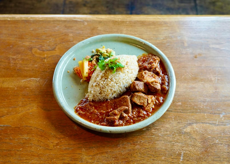 予約制：OOAALAAP CURRY とろける塊 ポークビンダルーカレー Pork Vind