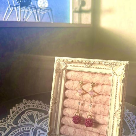 ルビー＆クローバー(Pink) Berry ピアス   14kgf 【神聖幾何学フラーレン】    009