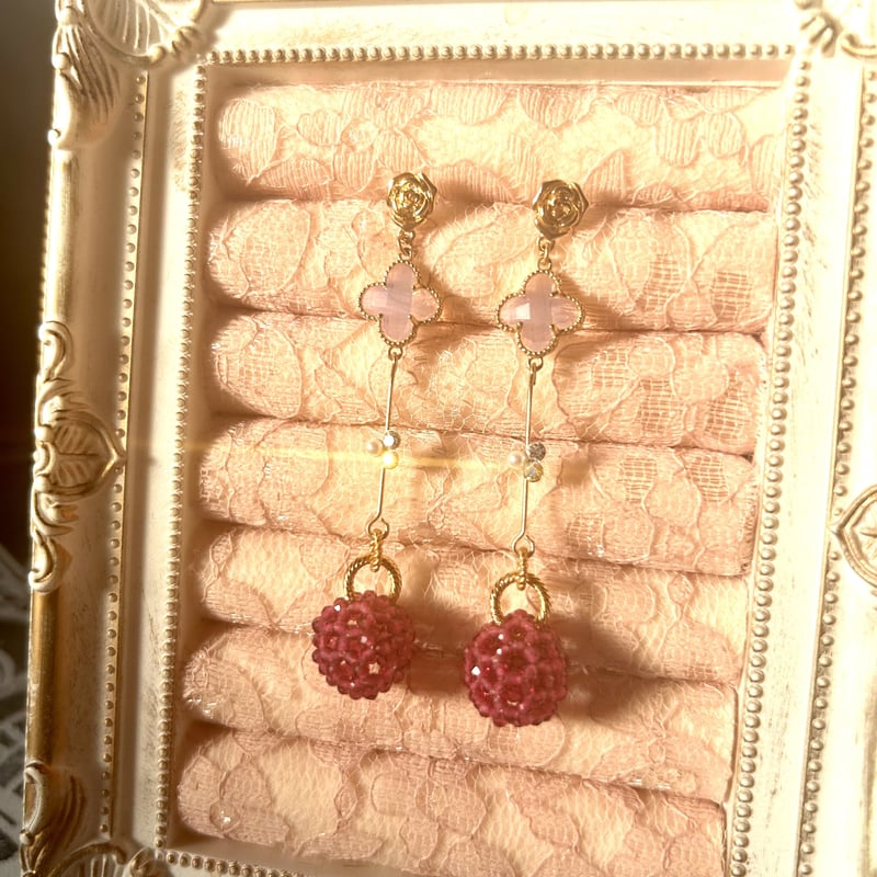 ルビー＆クローバー(Pink) Berry ピアス 14kgf 【神聖幾何学フラーレン