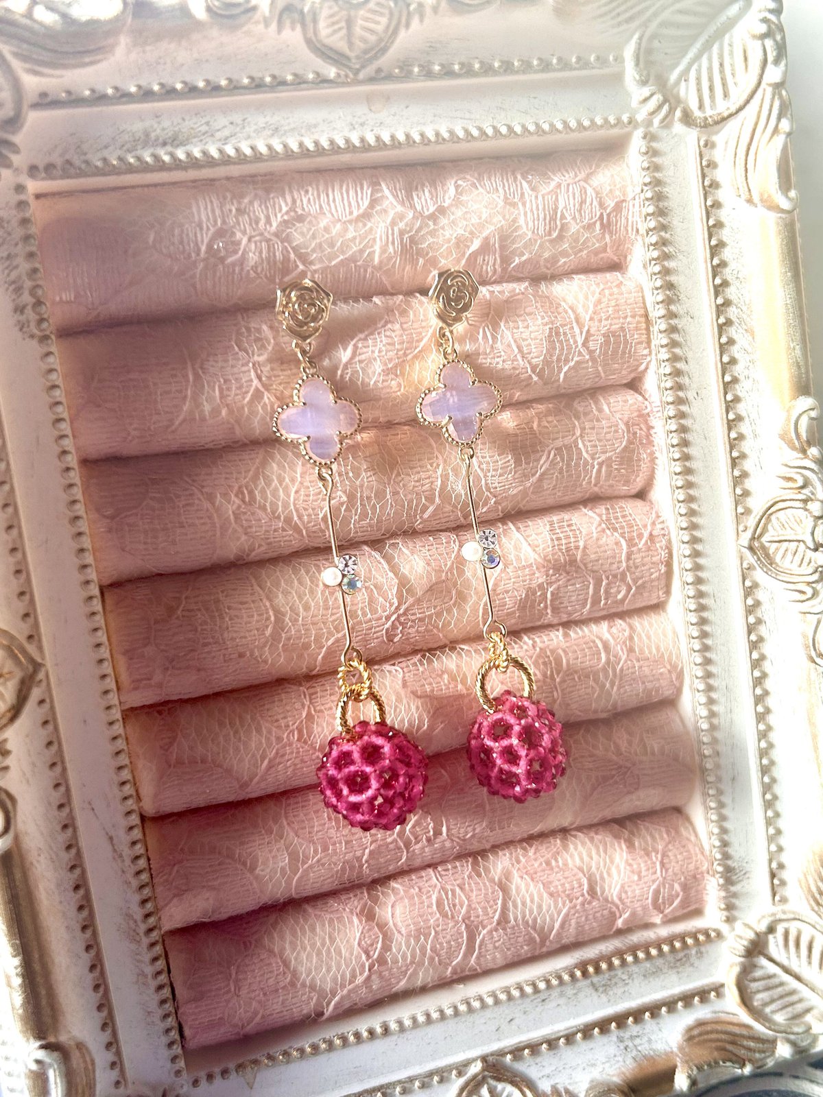 ルビー＆クローバー(Pink) Berry ピアス 14kgf 【神聖幾何学フラーレン