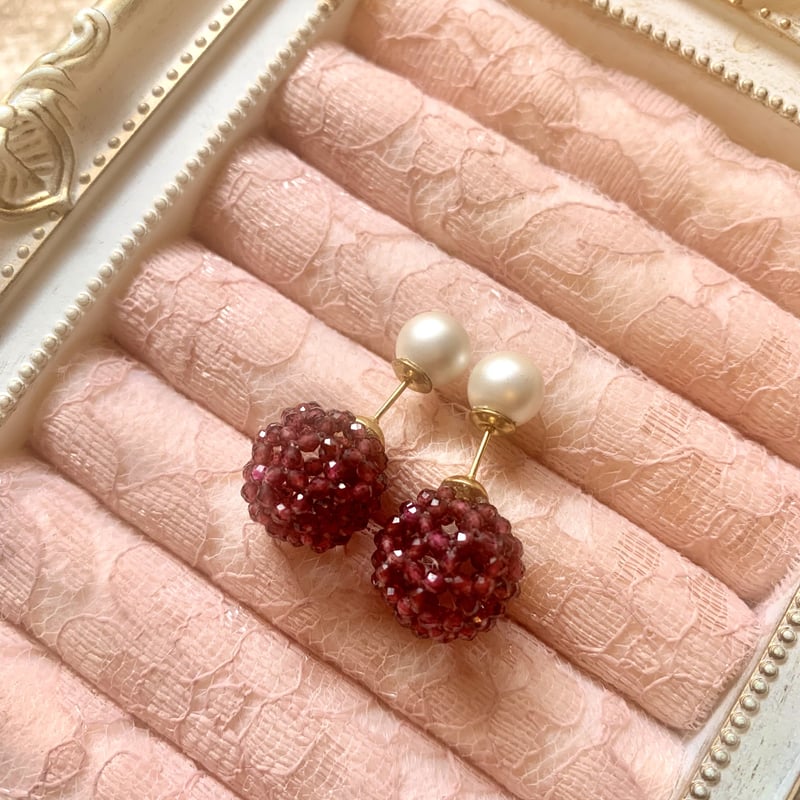 ガーネット &淡水パール Wキャッチピアス 14kgf【 神聖幾何学