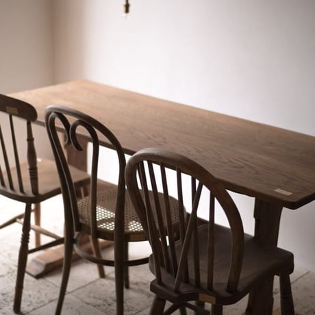 2632　pub table