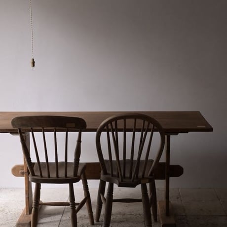 2632　pub table