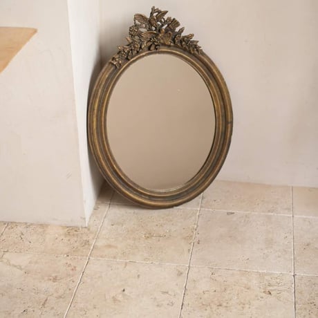 oval mirror decoration