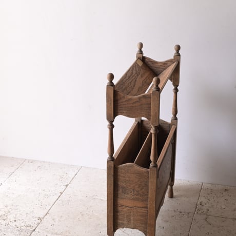 2663 magazine rack