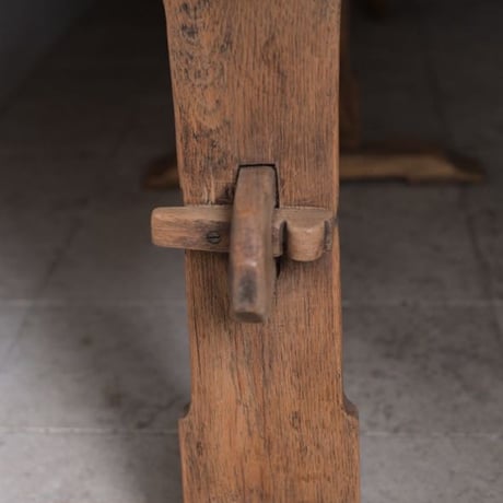 2632　pub table