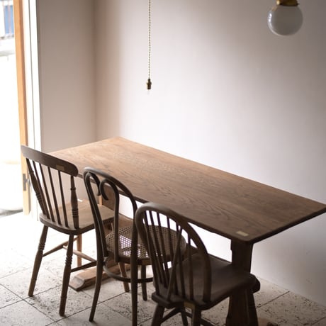 2632　pub table