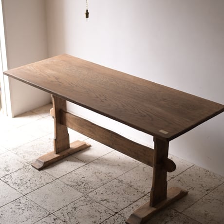 2632　pub table