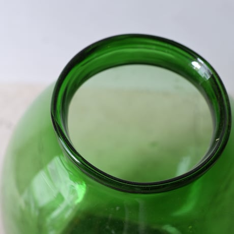 2654 Glass bottle (green)