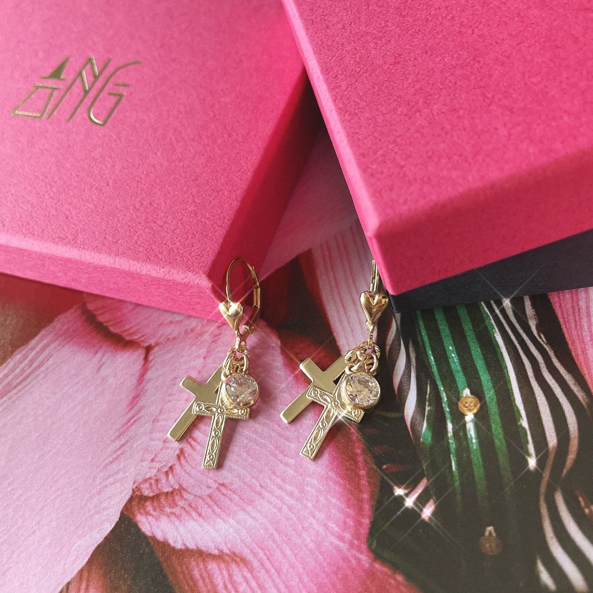 ANG l Topaz & cross glossy | ANG