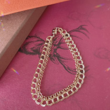 W chain magnet