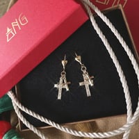 ANG l W cross Heart hook