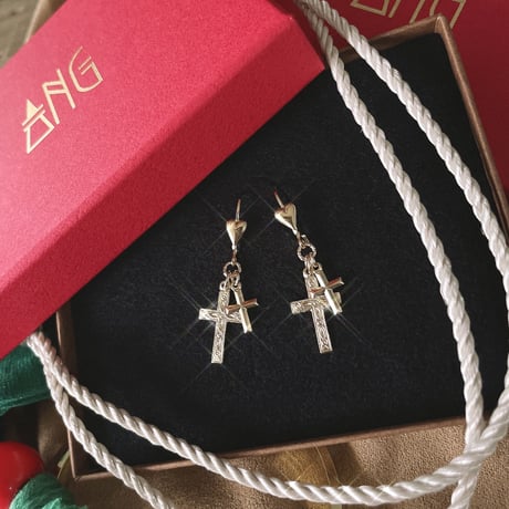 ANG l W cross Heart hook