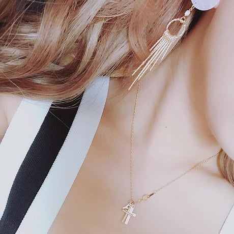 W cross shadow