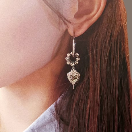 ANG l  VENOM HEART HOOP