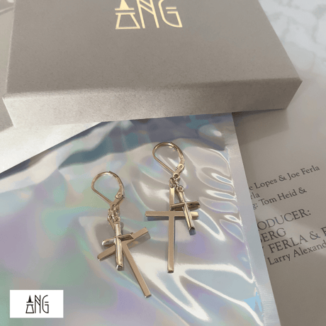 ANG l Dazzling W cross