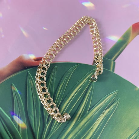 W chain magnet
