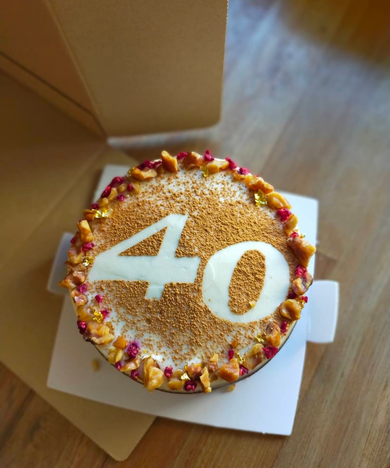 キャロットケーキ屋様 SNSで話題沸騰中！有機人参のキャロットケーキ】 | GINZA SIX