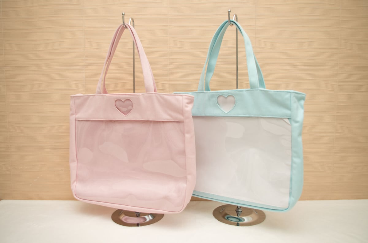 ハート窓つきトートバッグ/Large tote bag with heart window |