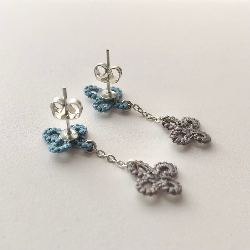 かすみ草ピアス/イヤリング ブルーグリーン×空色 ロング