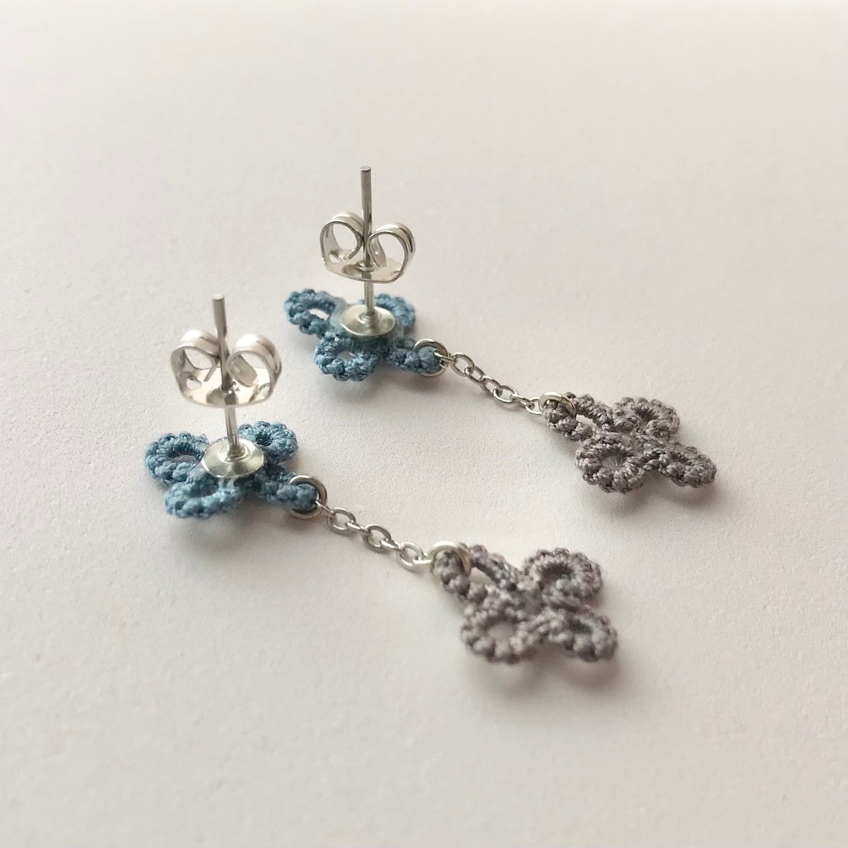 かすみ草ピアス/イヤリング ブルーグリーン×空色 ロング