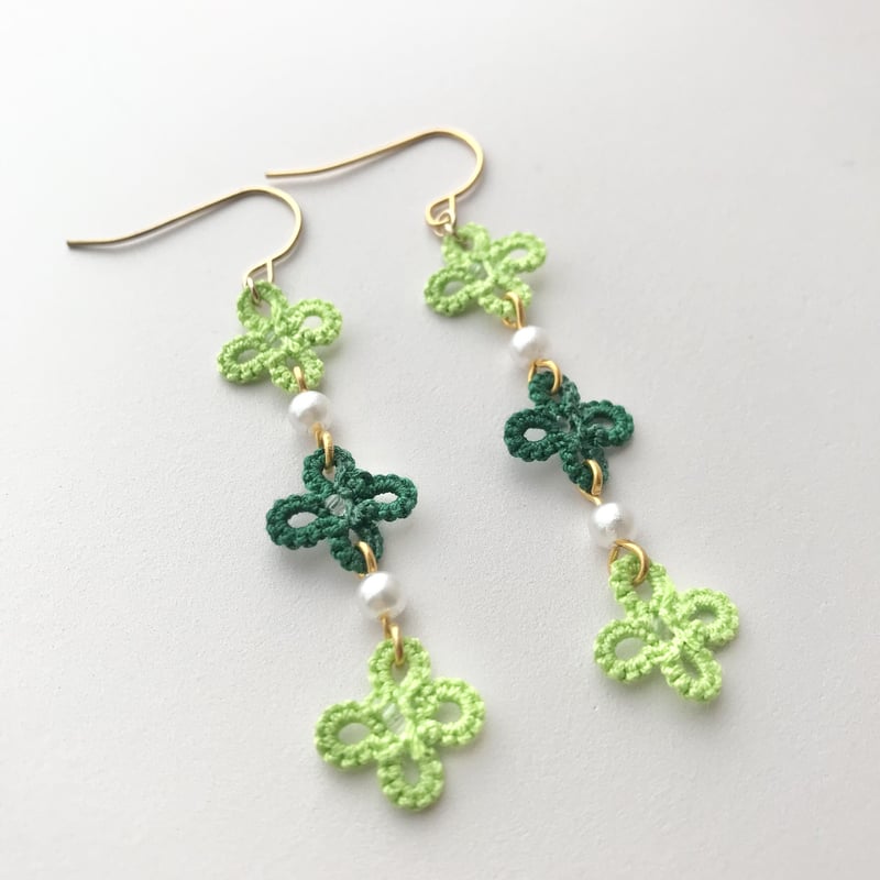 小さなお花屋さんピアス/イヤリング 黄緑×深緑 | HandmadeShop 小さなお花屋さんピアス/イヤリング 黄緑×深緑 | HandmadeShop