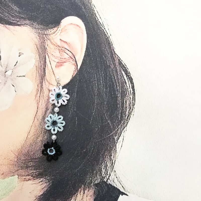 小花ピアス/イヤリング ミックスカラーバージョン 大人ブルー