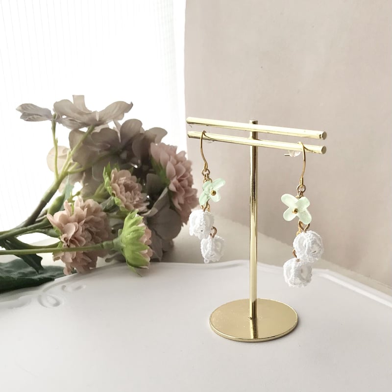すずらんピアス/イヤリング 白 | HandmadeShop mousse（ハンドメイド
