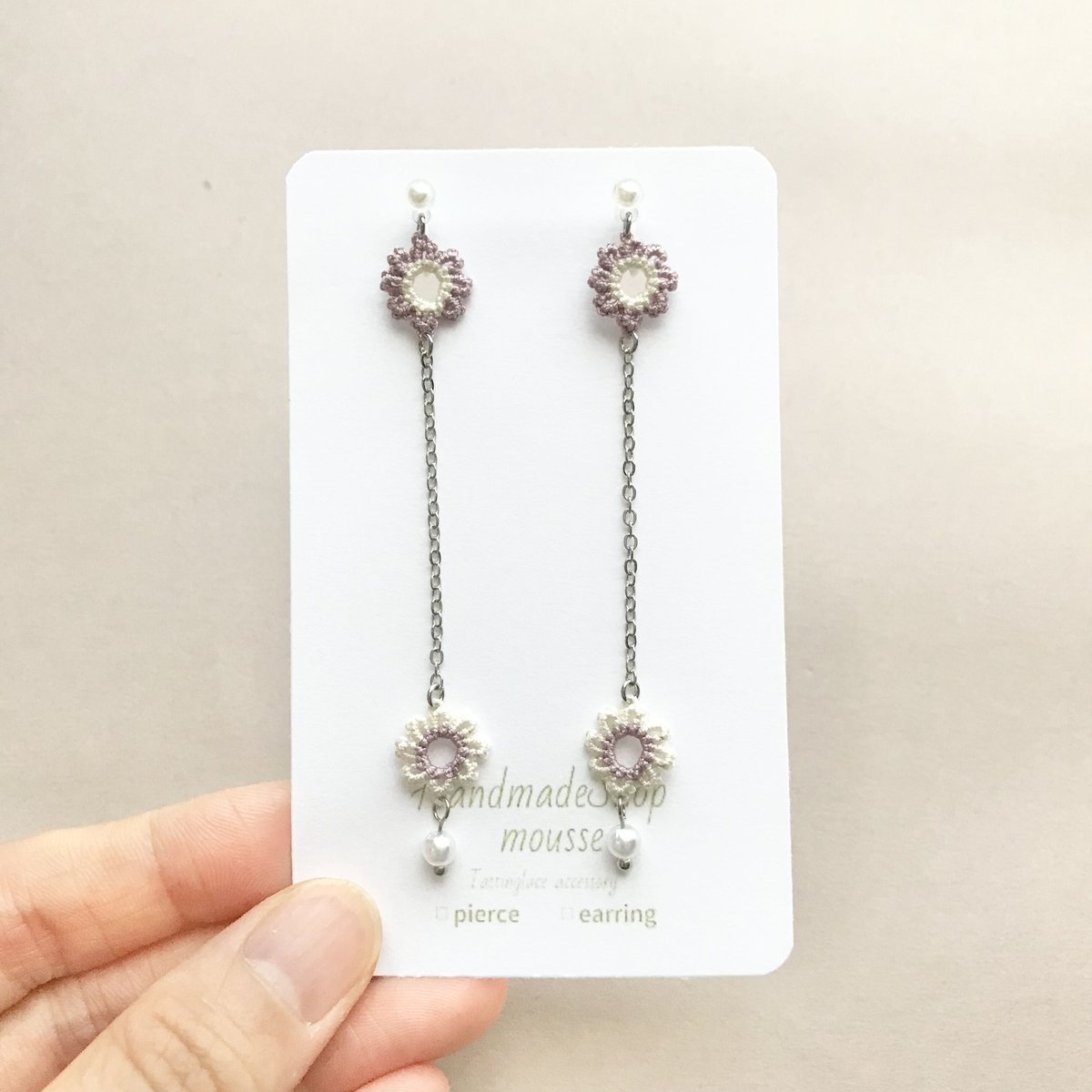 ゆらゆら小粒デイジーピアス/イヤリング くすみパープル×ホワイト 