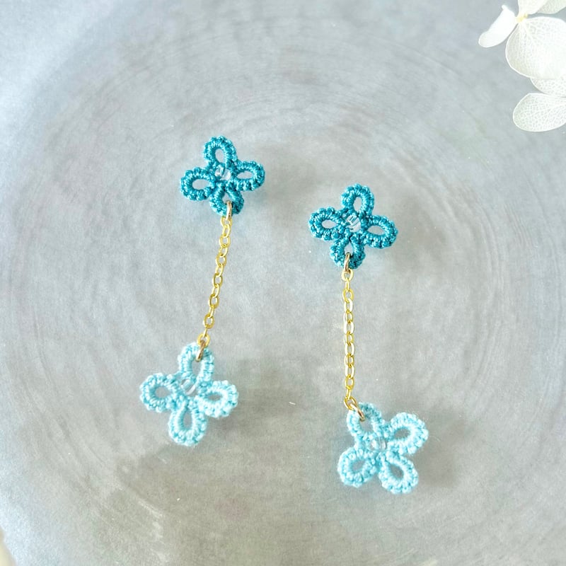 かすみ草ピアス/イヤリング ブルーグリーン×空色 ロング
