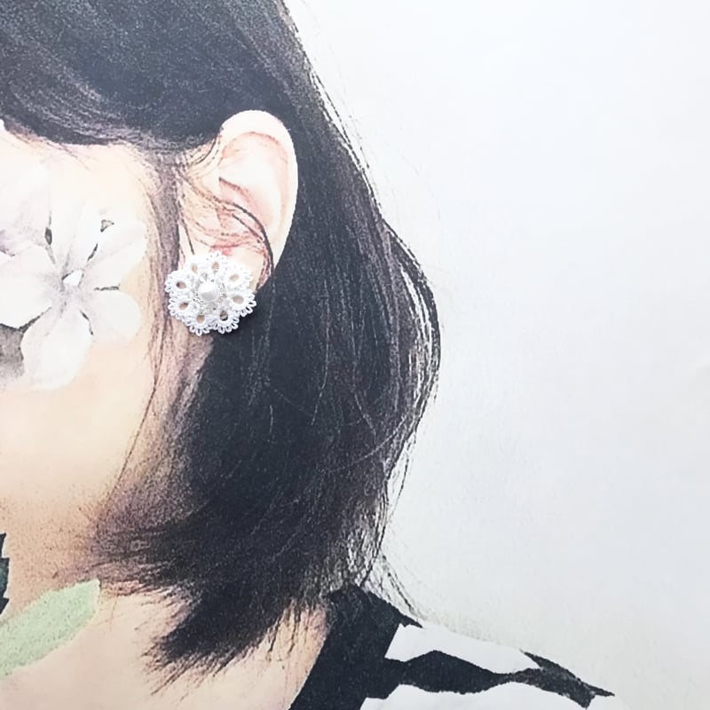 天使のピアス/イヤリング 白 | HandmadeShop mousse（ハンドメイド