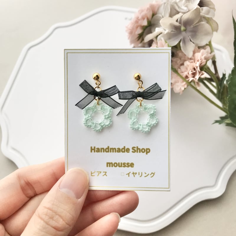 タティングレースの黒リボンピアス/イヤリング | HandmadeShop mousse