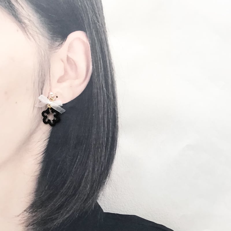 白リボンピアス/イヤリング 黒 | HandmadeShop mousse（ハンドメイド